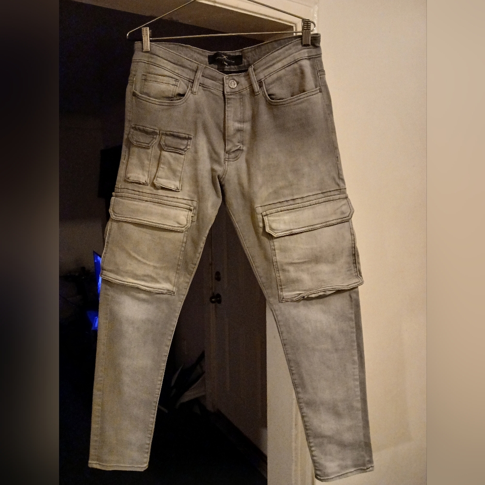 Jordan Craig Cargo jeans size 34x32 light grey.